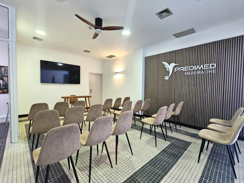 Sala de formação da loja do Caniço